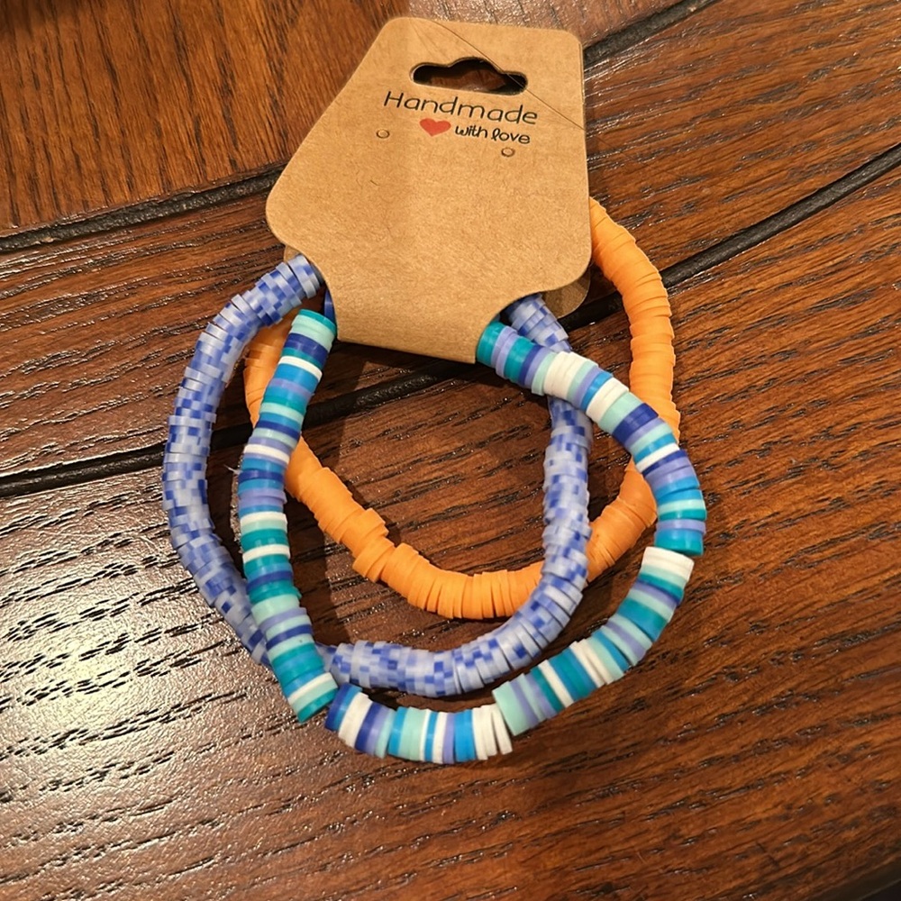 Bracelets - Picture 3 of 4